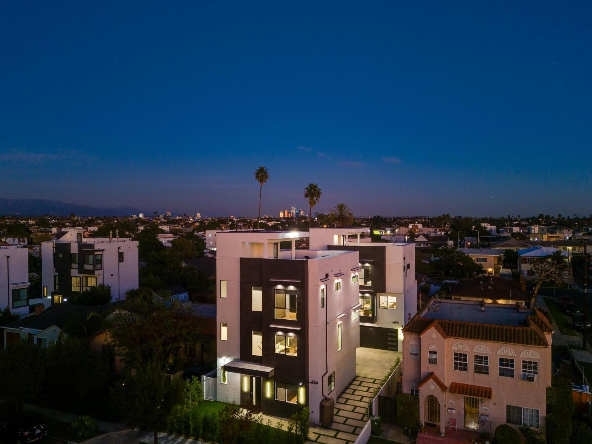 Brand New Modern 4 Bedroom House Pickfair Village Los Angeles Exterior photo