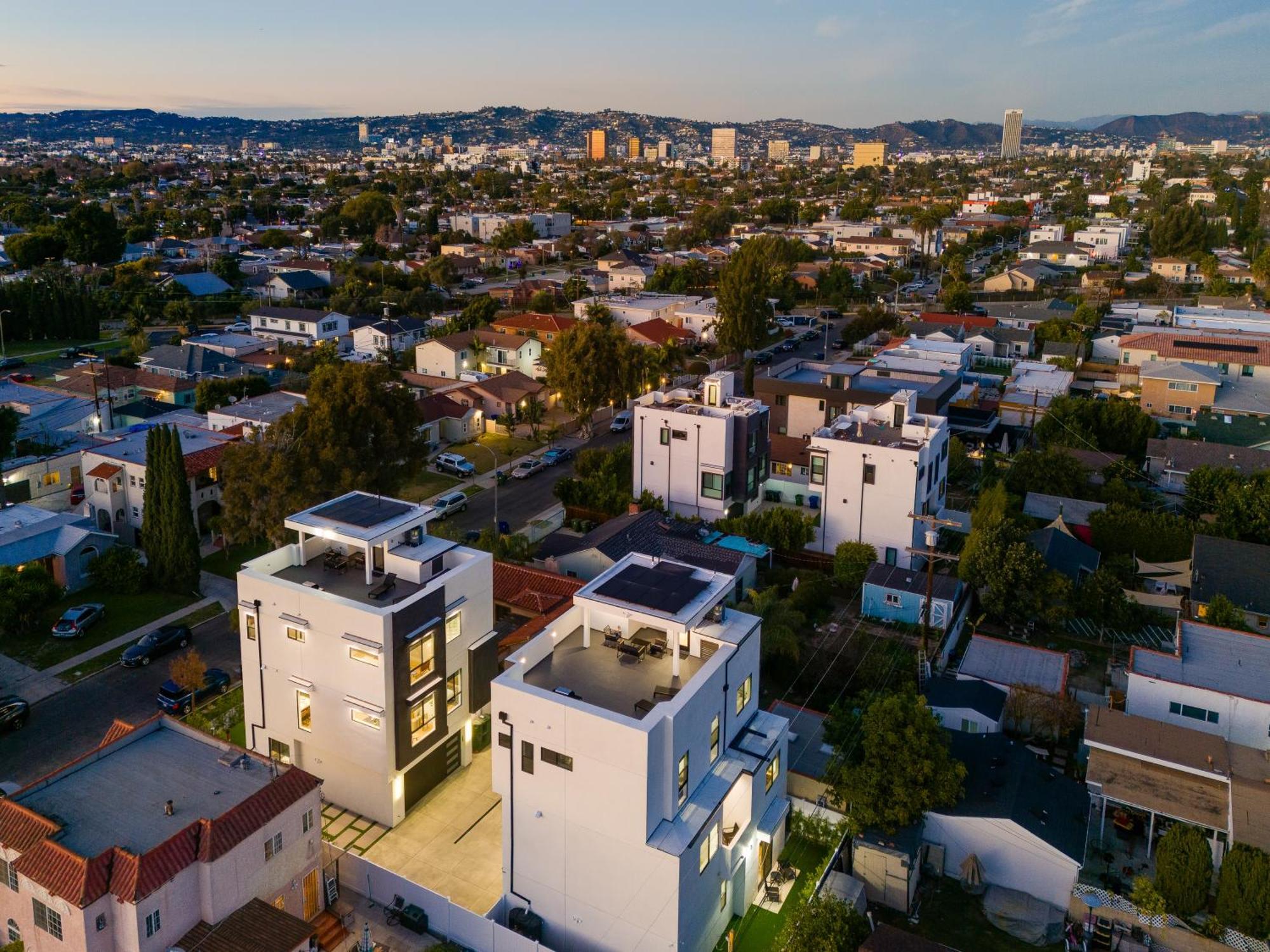 Brand New Modern 4 Bedroom House Pickfair Village Los Angeles Exterior photo